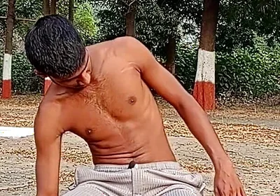 Batha Batha Kesa Hilaya Jata Hai