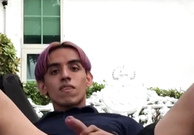 I found a blind spot in the parket sooo I decided to jerk off and feel the adrenaline that comes with doing hot stuff in public