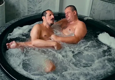 Betrayal in the Jacuzzi Heavyhitterboxer’s Savage Battle