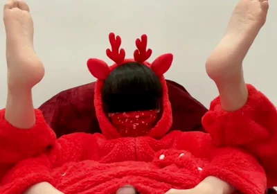 Merry Christmas, Butt Squirting Water