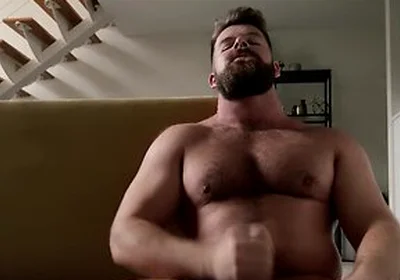 Hairy Lad Gabe Jerks Off For My Down Unders