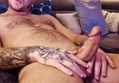 Live Handjob Moment with Party Cumshot
