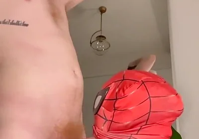 Hot Bottom Gives a Blowjob to a Thick Top