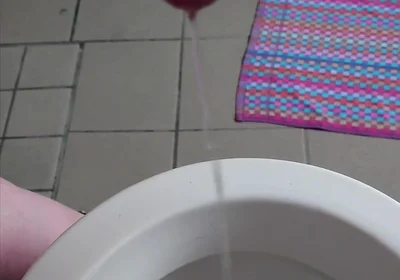 Nylonjunge Pisses on the Morning of New Year