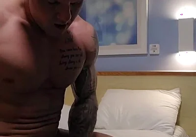 Straight Big Cock Quick Wank & Explosive Cumshot