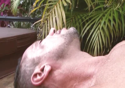 Gay's on Fire Scene-4_twink in Swimsuit Enjoys Sucking a Muscular Guy's Cock in the Pool