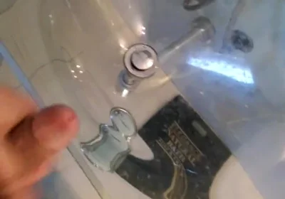 Hot Guy Jerks off Moaning in the Mirror