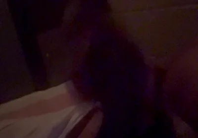 Spa Mein Massage Ke Liye Staff Ka Wait Karte Hue!