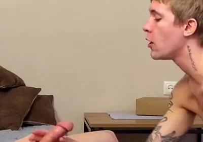 I Seduced a Delivery Man with a Big Dick Into Giving Me a Blowjob and Then He Came Inside Me.