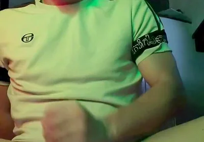 Twink Shows His Feet and Jerks off