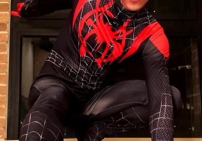 Suit Spiderman and Poses
