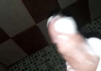 Guy Takes the Shower to Masturbate