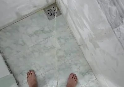 Slow Motion Pee