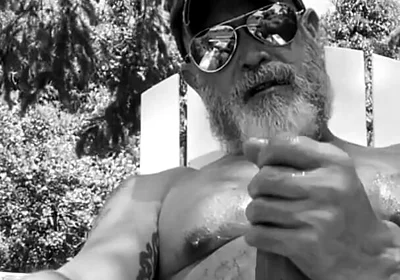 Hot Outdoor B&w Bate