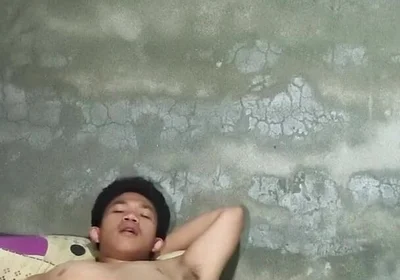 Filipino Twink Gets off for Daddy's Pleasure