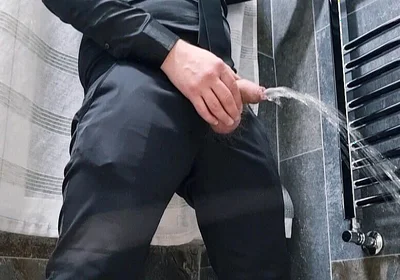 Amateur Elegant Cumshot (italian) Moaning and Intense Handjob with Strong Orgasm - Sexy and a Huge Cock