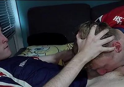 Multiple Cum Shots Twinks Soaks Strangers Bed