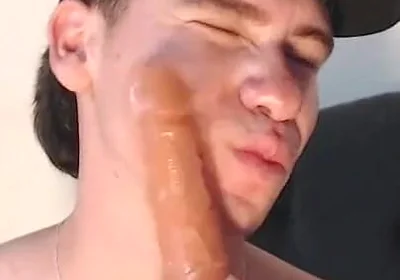 Fucking Me with a 20 Cm Dildo and Then I Put It in My Mouth