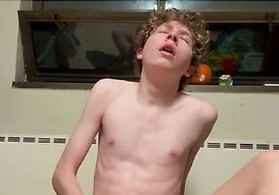 Teen 18+ Boy Masturbates(cum Shots)