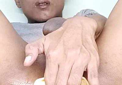 Nueng, No. 121, Nueng, Preparing for a Hot Fist