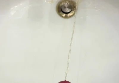 Sink Piss in Slow Motion