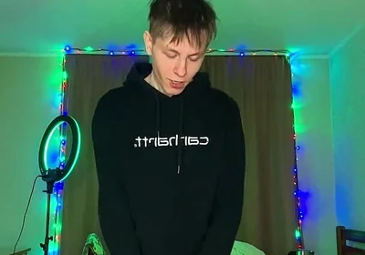 Look at How Much Cum This Hungry Twink Can Spray