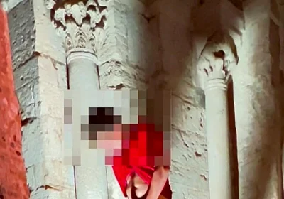 Very Risky and Immense Ejaculation in a Very Public Place