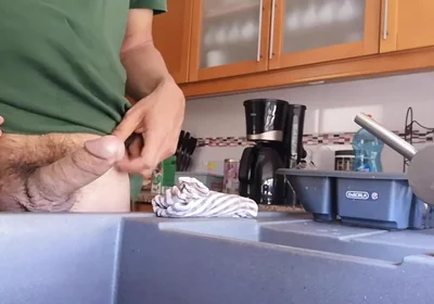 Guy Loves to Cum in His Kitchen Sink