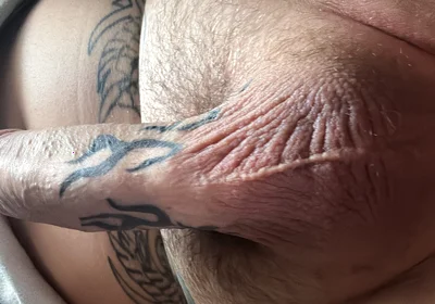 Steifer Tattoopenis Wird Mehrfach Gewichst Cumshots