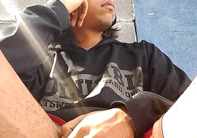 Tremendous Cock of This Big-headed Guy