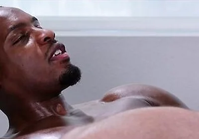 Muscled Hunk Shoves His Massive Cock Into Tight Ass - Matty West