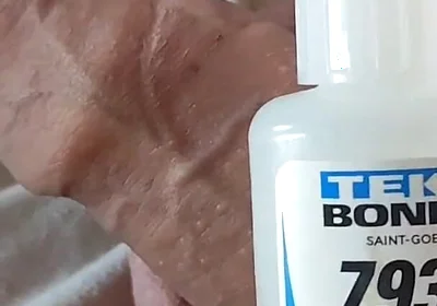 Without Cuts Spreading the Liquid Glue Completely on the Glans.