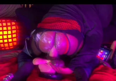 Masturbating My Big Ass with a Dildo