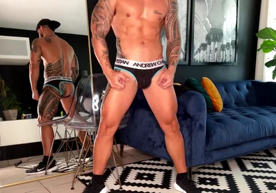 Pumping My Nipples Before Hit the Bars at the Gym Joan Ortiz / Ortizjona