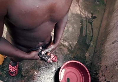 Black Guy Knows How to Handle His Big Cock