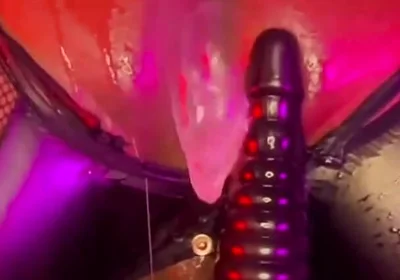 Bouncing and Farting on Dong