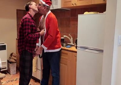 I Saw Russie Sucking Santa Claus