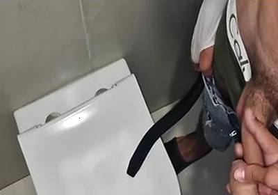 I Fucked A Straight Security Guard In The Urinal When He Stopped Me For A Check