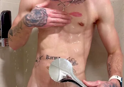 Young Boy Twink Showers Ans Shows His Dick