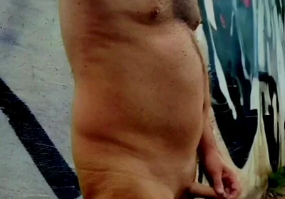 Picture Slideshow - Nude in Public