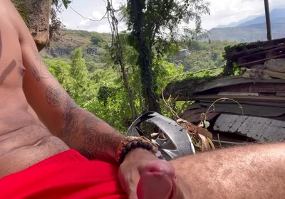 I Was Walking and Ended up Masturbating in a Public Place