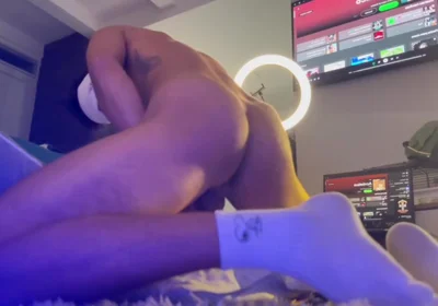 Straigth Blindfolds Himself to Imagine He's Fucking a Real Ass