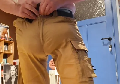 Amazing Bulge in Kaki Shorts