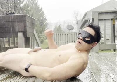 Rain-soaked Muscle Jerk Explosive Outdoor Cum Under the Storm