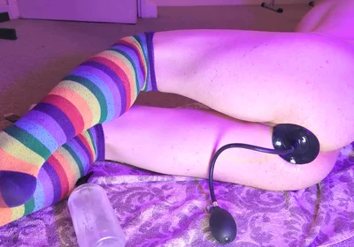 Raine Ryder Size Queen Gaped by Inflatable Plug