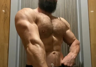 Sit and Watch at My Pumped Body