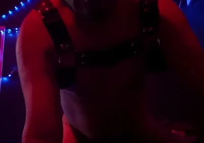 Man Very Hoy Gay