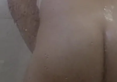 I Need You to Rub My Consta and My Butt