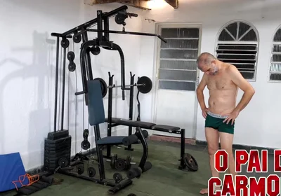 Training Naked and Carmona Saw