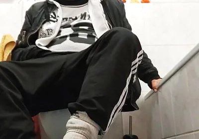 After the Cinema in Wc. Dirtyjunkbro and Socks